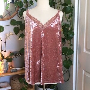 ✨💕Pink TORRID Shimmer Top Sleeveless ✨💕